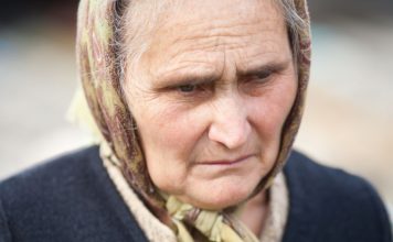 Kako baka po majci oblikuje vašu sudbinu a da toga niste ni svesne: Ovo svaka žena treba da zna Kako baka po majci oblikuje vašu sudbinu a da toga niste ni svesne: Ovo svaka žena treba da zna - featured image