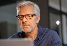 6 znakova da imate posla sa osobom koja iza maske ljubaznosti krije čisto zlo 6 znakova da imate posla sa osobom koja iza maske ljubaznosti krije čisto zlo - featured image