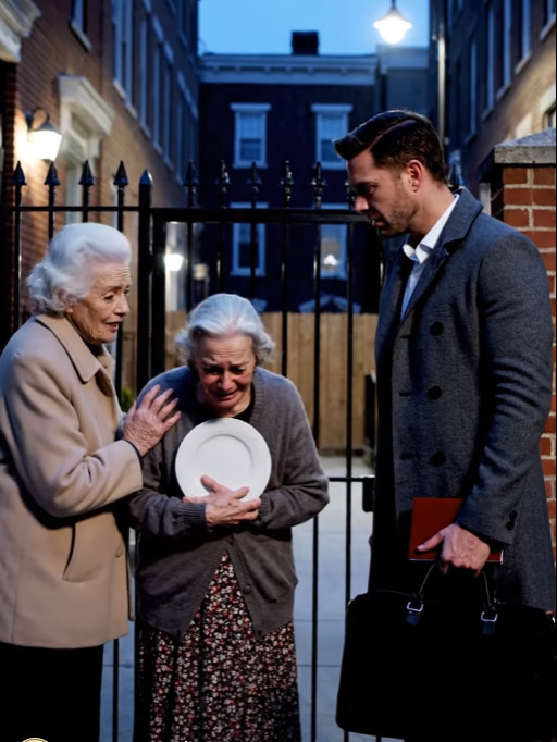 Sin milijarder došao je kući nakon nekoliko tjedana odsustva – ali kada je susjed šapnuo: “Tvoja mama ide od vrata do vrata tražeći hranu”, on se smrznuo… - featured image Sin milijarder došao je kući nakon nekoliko tjedana odsustva – ali kada je susjed šapnuo: “Tvoja mama ide od vrata do vrata tražeći hranu”, on se smrznuo… - featured image