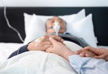 Pet stvari za kojima ljudi žale na samrtnoj postelji: Svaka počinje sa “da sam barem”, a suštinu shvate pre sklapanja očiju Pet stvari za kojima ljudi žale na samrtnoj postelji: Svaka počinje sa “da sam barem”, a suštinu shvate pre sklapanja očiju - featured image