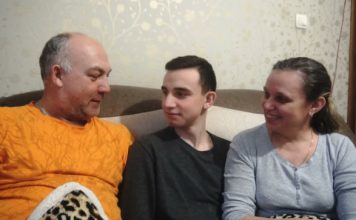 Ceo Paraćin je znao kako je Dragu žena omalovažavala: Godinama gajio bratovo dete misleći da je njegovo, a za slavskom trpezom saznao istinu Ceo Paraćin je znao kako je Dragu žena omalovažavala: Godinama gajio bratovo dete misleći da je njegovo, a za slavskom trpezom saznao istinu - featured image