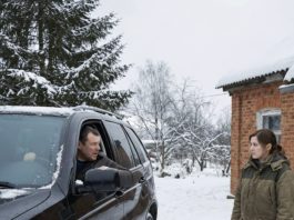 „Evo ti odjeća i hrana za sedmicu, letim na odmor sa svojom ljubavnicom i djecu vodim sa sobom“, rekao je muž i bacio torbu s odjećom pravo na snijegom prekriveni balkon vikendice. Nije mogao ni zamisliti kakvo ih iznenađenje čeka na aerodromu ☹️😮 „Evo ti odjeća i hrana za sedmicu, letim na odmor sa svojom ljubavnicom i djecu vodim sa sobom“, rekao je muž i bacio torbu s odjećom pravo na snijegom prekriveni balkon vikendice. Nije mogao ni zamisliti kakvo ih iznenađenje čeka na aerodromu ☹️😮 - featured image