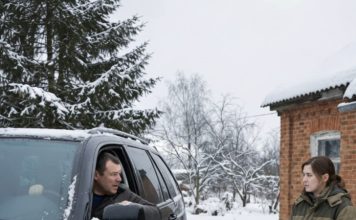 „Evo ti odjeća i hrana za sedmicu, letim na odmor sa svojom ljubavnicom i djecu vodim sa sobom“, rekao je muž i bacio torbu s odjećom pravo na snijegom prekriveni balkon vikendice. Nije mogao ni zamisliti kakvo ih iznenađenje čeka na aerodromu ☹️😮 „Evo ti odjeća i hrana za sedmicu, letim na odmor sa svojom ljubavnicom i djecu vodim sa sobom“, rekao je muž i bacio torbu s odjećom pravo na snijegom prekriveni balkon vikendice. Nije mogao ni zamisliti kakvo ih iznenađenje čeka na aerodromu ☹️😮 - featured image