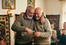 Dva rođena brata nisu govorila 20 godina zbog ograde, a onda je jedan potez srušio zid između njih. Dva rođena brata nisu govorila 20 godina zbog ograde, a onda je jedan potez srušio zid između njih. - featured image