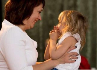 Dijete koje nije imalo dovoljno majčinske ljubavi u životu razvija 10 loših osobina- 1 JE NAJG0RA.. Dijete koje nije imalo dovoljno majčinske ljubavi u životu razvija 10 loših osobina- 1 JE NAJG0RA.. - featured image