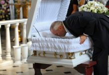 Posle sahrane voljene osobe odmah se iznose 4 stvari napolje: Narodno verovanje kaže da duša ne može da ode dok su one tu Posle sahrane voljene osobe odmah se iznose 4 stvari napolje: Narodno verovanje kaže da duša ne može da ode dok su one tu - featured image