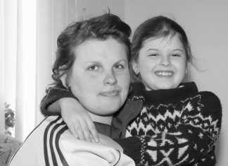 Moja majka je postala alkoholičarka i ja nisam mogla da je spasem: Ljudi su mi govorili “Sramota, da je tako pustiš” a niko nije znao agoniju u kojoj sam živela Moja majka je postala alkoholičarka i ja nisam mogla da je spasem: Ljudi su mi govorili “Sramota, da je tako pustiš” a niko nije znao agoniju u kojoj sam živela - featured image