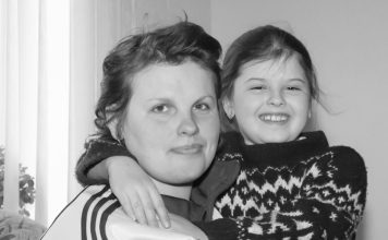 Moja majka je postala alkoholičarka i ja nisam mogla da je spasem: Ljudi su mi govorili “Sramota, da je tako pustiš” a niko nije znao agoniju u kojoj sam živela Moja majka je postala alkoholičarka i ja nisam mogla da je spasem: Ljudi su mi govorili “Sramota, da je tako pustiš” a niko nije znao agoniju u kojoj sam živela - featured image