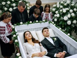 “Poginuli samo 30 minuta nakon venčanja: Šokantna istina koja je promenila njihov sudbonosni trenutak i zauvek preokrenula njihove živote!”😱😱😱 “Poginuli samo 30 minuta nakon venčanja: Šokantna istina koja je promenila njihov sudbonosni trenutak i zauvek preokrenula njihove živote!”😱😱😱 - featured image