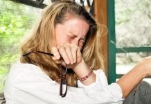 Dijani je iznenada došla sestra u goste pa rekla: “Trudna sam, a tvoj muž je otac mog deteta” Bio je to kao udar groma Dijani je iznenada došla sestra u goste pa rekla: “Trudna sam, a tvoj muž je otac mog deteta” Bio je to kao udar groma - featured image