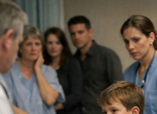 Rekli su mi da moje novorođenče nije preživjelo… ali ono što je moj stariji sin rekao nakon toga šokiralo je cijelu sobu. Rekli su mi da moje novorođenče nije preživjelo… ali ono što je moj stariji sin rekao nakon toga šokiralo je cijelu sobu. - featured image