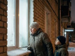 Tajni plan muža: žena je prisluškivala šapat svog sina i otkrila u domu ono što je muž pripremao za njihov povratak. Tajni plan muža: žena je prisluškivala šapat svog sina i otkrila u domu ono što je muž pripremao za njihov povratak. - featured image