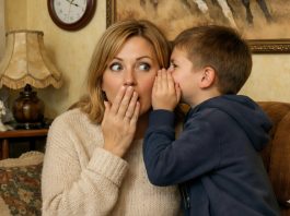 Moj novi muž je otišao na službeni put na nekoliko dana i ostavio me sa svojim “paralisanim” sedmogodišnjim sinom. Ali čim je njegova mašina nestala za zakrivljenjem, dječak je skočio sa invalidskih kolica i šapnuo: “Brže… moramo zatvoriti plin. Inače smo gotovi” 😱😲 Moj novi muž je otišao na službeni put na nekoliko dana i ostavio me sa svojim “paralisanim” sedmogodišnjim sinom. Ali čim je njegova mašina nestala za zakrivljenjem, dječak je skočio sa invalidskih kolica i šapnuo: “Brže… moramo zatvoriti plin. Inače smo gotovi” 😱😲 - featured image