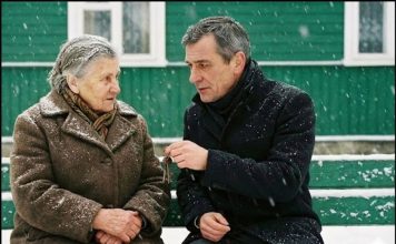 Lekcija dobrote: priča o tome kako se spontana pomoć starijoj ženi pretvorila u neočekivan završetak Lekcija dobrote: priča o tome kako se spontana pomoć starijoj ženi pretvorila u neočekivan završetak - featured image