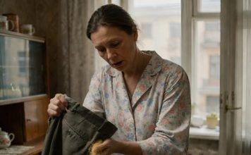 Žena šest godina nalazila je peščani pesak u džepovima muža-računovođe, ali nikada ništa nije pitala: ali jednog dana žena nije izdržala i odlučila da prati muža — od istine koju je saznala, ostala je potpuno paralizovana od straha 😱😲 Žena šest godina nalazila je peščani pesak u džepovima muža-računovođe, ali nikada ništa nije pitala: ali jednog dana žena nije izdržala i odlučila da prati muža — od istine koju je saznala, ostala je potpuno paralizovana od straha 😱😲 - featured image