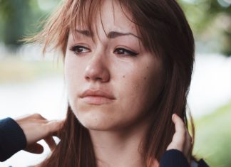 “Uradila sam DNK test da vidim ko su mi preci i otkrila frapantnu tajnu mog oca: Preklinjao me da ne kažem majci, a ja sam joj ipak rekla i napravila haos”