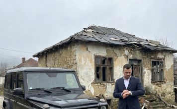 Godinama je slao novac majci misleći da joj pomaže, a istina koju je otkrio bila je bolna.“Sreća se ne šalje poštom, sine” – majčino pismo koje ga je slomilo Godinama je slao novac majci misleći da joj pomaže, a istina koju je otkrio bila je bolna.“Sreća se ne šalje poštom, sine” – majčino pismo koje ga je slomilo - featured image