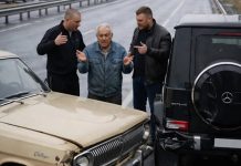 Huligani na autocesti presjekli su put starcu i namjerno izazvali nesreću, a zatim su počeli tražiti „štetu“: samo što nisu ni slutili tko je taj starac i što će im se dogoditi za nekoliko minuta🔥🚗 Huligani na autocesti presjekli su put starcu i namjerno izazvali nesreću, a zatim su počeli tražiti „štetu“: samo što nisu ni slutili tko je taj starac i što će im se dogoditi za nekoliko minuta🔥🚗 - featured image