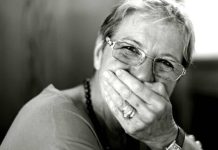 Šta treba žena uraditi da bi joj muškarac jeo iz ruku – mudar odgovor je dala baka