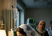 Bila je primorana da se uda za koma šeika kako bi vratila veliki porodični dug. Međutim, u noći kada ga je prvi put poljubila, šapnuo je tri riječi od kojih joj je cijelo tijelo drhtilo. 😲😵 Bila je primorana da se uda za koma šeika kako bi vratila veliki porodični dug. Međutim, u noći kada ga je prvi put poljubila, šapnuo je tri riječi od kojih joj je cijelo tijelo drhtilo. 😲😵 - featured image