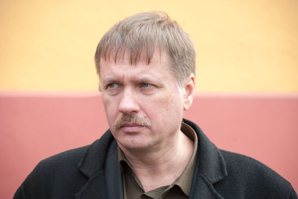 Ivan je živeo na selu i svake noći u 3:17 svetlo se palilo samo: Kad je na kameri video šta se dešava, skamenio se - featured image Ivan je živeo na selu i svake noći u 3:17 svetlo se palilo samo: Kad je na kameri video šta se dešava, skamenio se - featured image