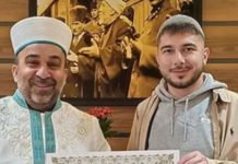 Ovako je David iz Srbije postao Mehmet i prešao na islam: Morao je da prođe kroz poseban obred, a kad je izvadio ovu zastavu nastao je haos