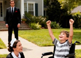 Milioner se vratio kući ranije nego inače — i skamenio se kada je ugledao šta njegova kućna pomoćnica radi sa njegovim sinom.