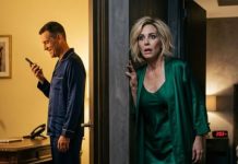 Probudila sam se u 2 ujutru i čula svog muža kako šapuće: „Ona nema pojma.“ Samo nekoliko sati kasnije otkrila sam skrivenu kutiju, izmenjen testament… i tačno mesto gde je moje ime bilo izbrisano. „Ona nema pojma… i kada jednom potpiše, više ništa ne može da uradi.“ Probudila sam se u 2 ujutru i čula svog muža kako šapuće: „Ona nema pojma.“ Samo nekoliko sati kasnije otkrila sam skrivenu kutiju, izmenjen testament… i tačno mesto gde je moje ime bilo izbrisano. „Ona nema pojma… i kada jednom potpiše, više ništa ne može da uradi.“ - featured image