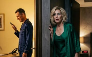 Probudila sam se u 2 ujutru i čula svog muža kako šapuće: „Ona nema pojma.“ Samo nekoliko sati kasnije otkrila sam skrivenu kutiju, izmenjen testament… i tačno mesto gde je moje ime bilo izbrisano. „Ona nema pojma… i kada jednom potpiše, više ništa ne može da uradi.“ Probudila sam se u 2 ujutru i čula svog muža kako šapuće: „Ona nema pojma.“ Samo nekoliko sati kasnije otkrila sam skrivenu kutiju, izmenjen testament… i tačno mesto gde je moje ime bilo izbrisano. „Ona nema pojma… i kada jednom potpiše, više ništa ne može da uradi.“ - featured image