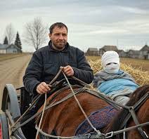 Cijelo selo bilo je u šoku kada se jedan od mještana vratio u roditeljsku kuću s ženom neobičnog izgleda… no ubrzo se o novoj supruzi otkrilo nešto strašno 😱😱 Cijelo selo bilo je u šoku kada se jedan od mještana vratio u roditeljsku kuću s ženom neobičnog izgleda… no ubrzo se o novoj supruzi otkrilo nešto strašno 😱😱 - featured image