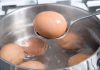 Jaja stavljate u hladnu ili ključalu vodu? STARINSKI SAVJET KAKO DA PRAVILNO SKUHATE JAJA – nikad ih lakše nećete oguliti (SAVJET)