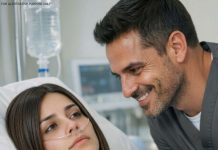 Kada su mu liječnici rekli da njegovoj supruzi preostaju najviše tri dana života, nagnuo se nad njezin bolnički krevet i, skrivajući zadovoljstvo iza hladnog osmijeha, tiho prošaptao: Kada su mu liječnici rekli da njegovoj supruzi preostaju najviše tri dana života, nagnuo se nad njezin bolnički krevet i, skrivajući zadovoljstvo iza hladnog osmijeha, tiho prošaptao: - featured image