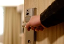 Nikada ne ostavljajte vrata spavaće sobe otvorena noću i to zbog jednog veoma ozbiljnog razloga