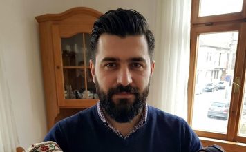 Otišao sam u bolnicu da kući dovedem ženu i naše blizance — ali umjesto Marine, pored beba me je čekala poruka koja me je poslala pravo do moje majke. Otišao sam u bolnicu da kući dovedem ženu i naše blizance — ali umjesto Marine, pored beba me je čekala poruka koja me je poslala pravo do moje majke. - featured image