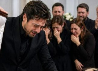 Htio je samo da se oprosti od svoje trudne supruge, podižući poklopac kovčega… ali ono što je ugledao promijenilo mu je život zauvijek. 😱😱 Htio je samo da se oprosti od svoje trudne supruge, podižući poklopac kovčega… ali ono što je ugledao promijenilo mu je život zauvijek. 😱😱 - featured image