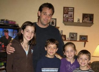 MOJ OČUH JE ODGAJAO PETORO DJECE KOJA NISU BILA NJEGOVA — NAKON NJEGOVE SAHRANE, SVAKO OD NAS DOBIO JE PISMO KOJE NIKADA NIJE BILO NAMIJENJENO DA GA DRUGI VIDE MOJ OČUH JE ODGAJAO PETORO DJECE KOJA NISU BILA NJEGOVA — NAKON NJEGOVE SAHRANE, SVAKO OD NAS DOBIO JE PISMO KOJE NIKADA NIJE BILO NAMIJENJENO DA GA DRUGI VIDE - featured image