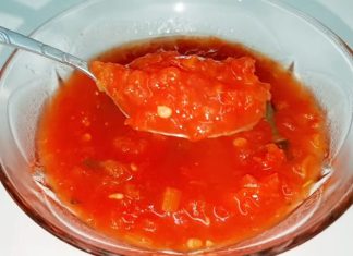 Domaći mleveni paradajz za zimu koji može da traje i do 2 godine: Ne kuva se, a po ovom receptu ukus ostaje kao da je tek ubran Domaći mleveni paradajz za zimu koji može da traje i do 2 godine: Ne kuva se, a po ovom receptu ukus ostaje kao da je tek ubran - featured image