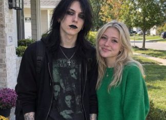 Moja kći dovela je blijedog, istovatiranog goth dečka, a moj mu je muž odmah rekao da ode… Moja kći dovela je blijedog, istovatiranog goth dečka, a moj mu je muž odmah rekao da ode… - featured image