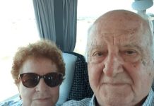 😱💔 Nakon 61 godine braka, suprug i ja prvi smo put zajedno krenuli na putovanje. Tijekom vožnje autobus se zaustavio, a moj suprug rekao je da ide na WC. Ali nikada se nije vratio. Kad mi je vozač prišao i pokazao snimku na svom telefonu, vidjela sam što je moj suprug učinio. Noge su mi klecnule od užasa i izgubila sam svijest… 😨😭‼️ 😱💔 Nakon 61 godine braka, suprug i ja prvi smo put zajedno krenuli na putovanje. Tijekom vožnje autobus se zaustavio, a moj suprug rekao je da ide na WC. Ali nikada se nije vratio. Kad mi je vozač prišao i pokazao snimku na svom telefonu, vidjela sam što je moj suprug učinio. Noge su mi klecnule od užasa i izgubila sam svijest… 😨😭‼️ - featured image