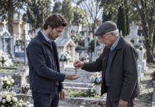 Nakon tri godine provedene u zatvoru vratio sam se kući, nadajući se samo da ću zagrliti oca, ali moja maćeha otvorila je vrata i rekla: „Umro je prije godinu dana. Ova kuća sada pripada meni.” Nakon tri godine provedene u zatvoru vratio sam se kući, nadajući se samo da ću zagrliti oca, ali moja maćeha otvorila je vrata i rekla: „Umro je prije godinu dana. Ova kuća sada pripada meni.” - featured image