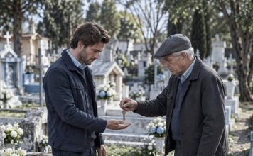 Nakon tri godine provedene u zatvoru vratio sam se kući, nadajući se samo da ću zagrliti oca, ali moja maćeha otvorila je vrata i rekla: „Umro je prije godinu dana. Ova kuća sada pripada meni.” Nakon tri godine provedene u zatvoru vratio sam se kući, nadajući se samo da ću zagrliti oca, ali moja maćeha otvorila je vrata i rekla: „Umro je prije godinu dana. Ova kuća sada pripada meni.” - featured image